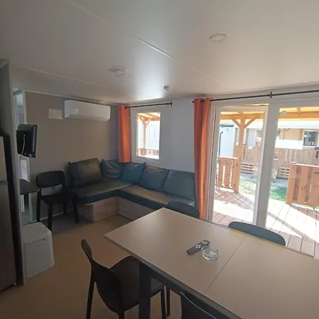 캠핑 파리-에스트 캠프장