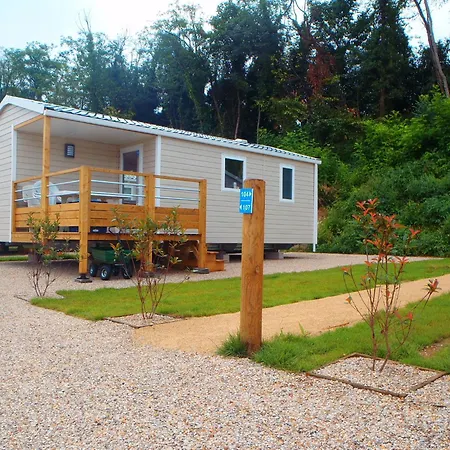 Paris-est Camping 4*