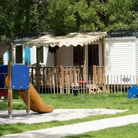 Campsite Paris-est 4*