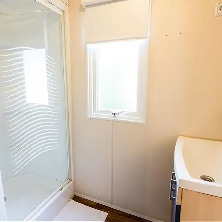 Paris-est Camping 4*