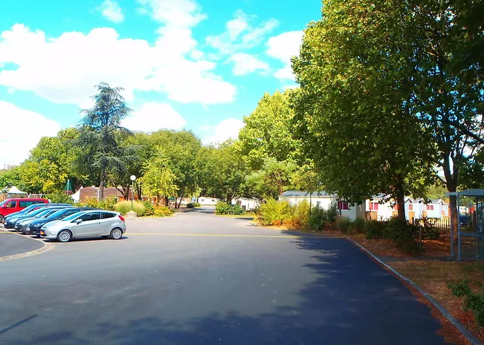 캠핑 파리-에스트 캠프장